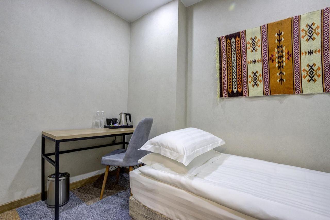 My Hotel ビシュケク エクステリア 写真